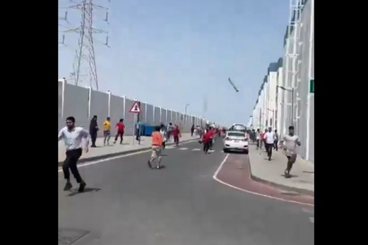 Πύραυλος πέφτει σε δρόμο γεμάτο με κόσμο στη Ντόχα – Συγκλονιστικό βίντεο