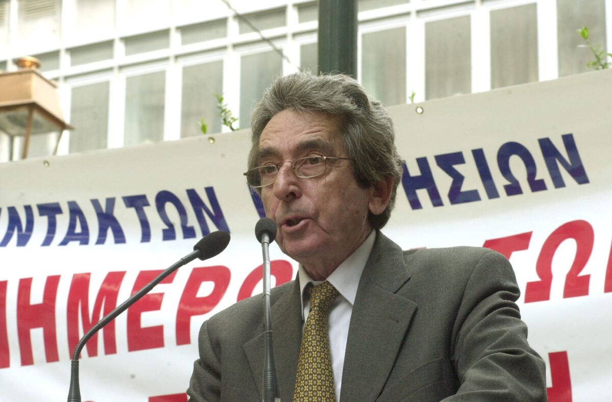 Πέθανε ο πρώην πρόεδρος της ΕΣΗΕΑ Αριστείδης Μανωλάκος
