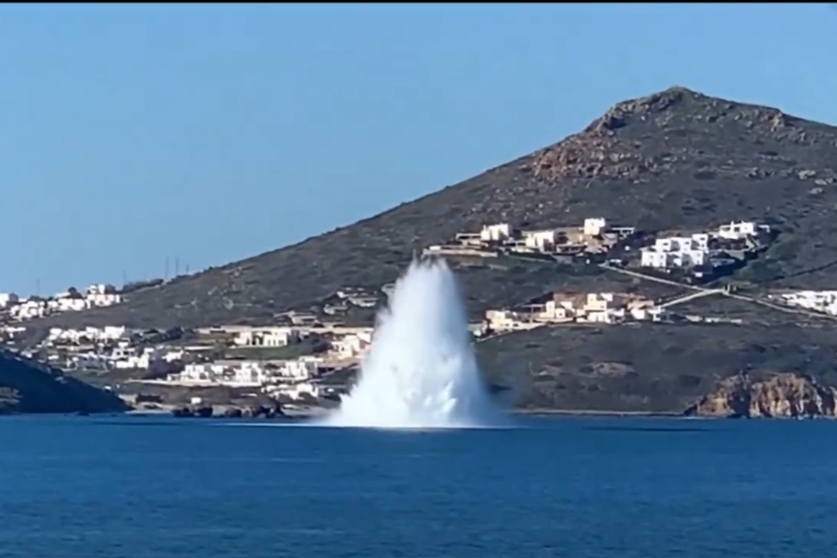 Εντυπωσιακό βίντεο από ελεγχόμενη έκρηξη νάρκης στη Νάξο