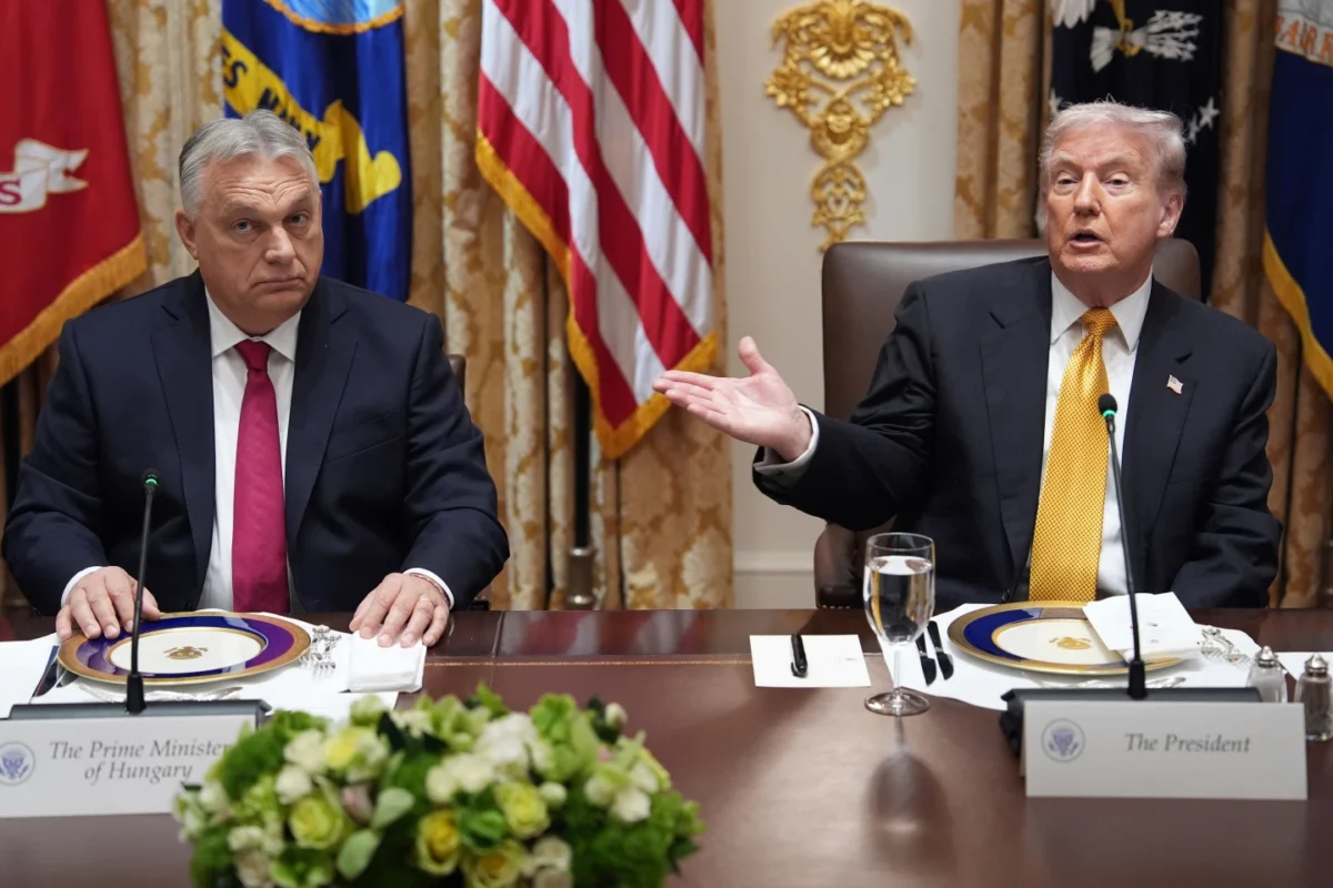 Ο Τραμπ σηκώνει το γάντι στον Μερτς για τον «MAGA» του στην Ευρώπη: Στηρίζω απόλυτα τον Όρμπαν