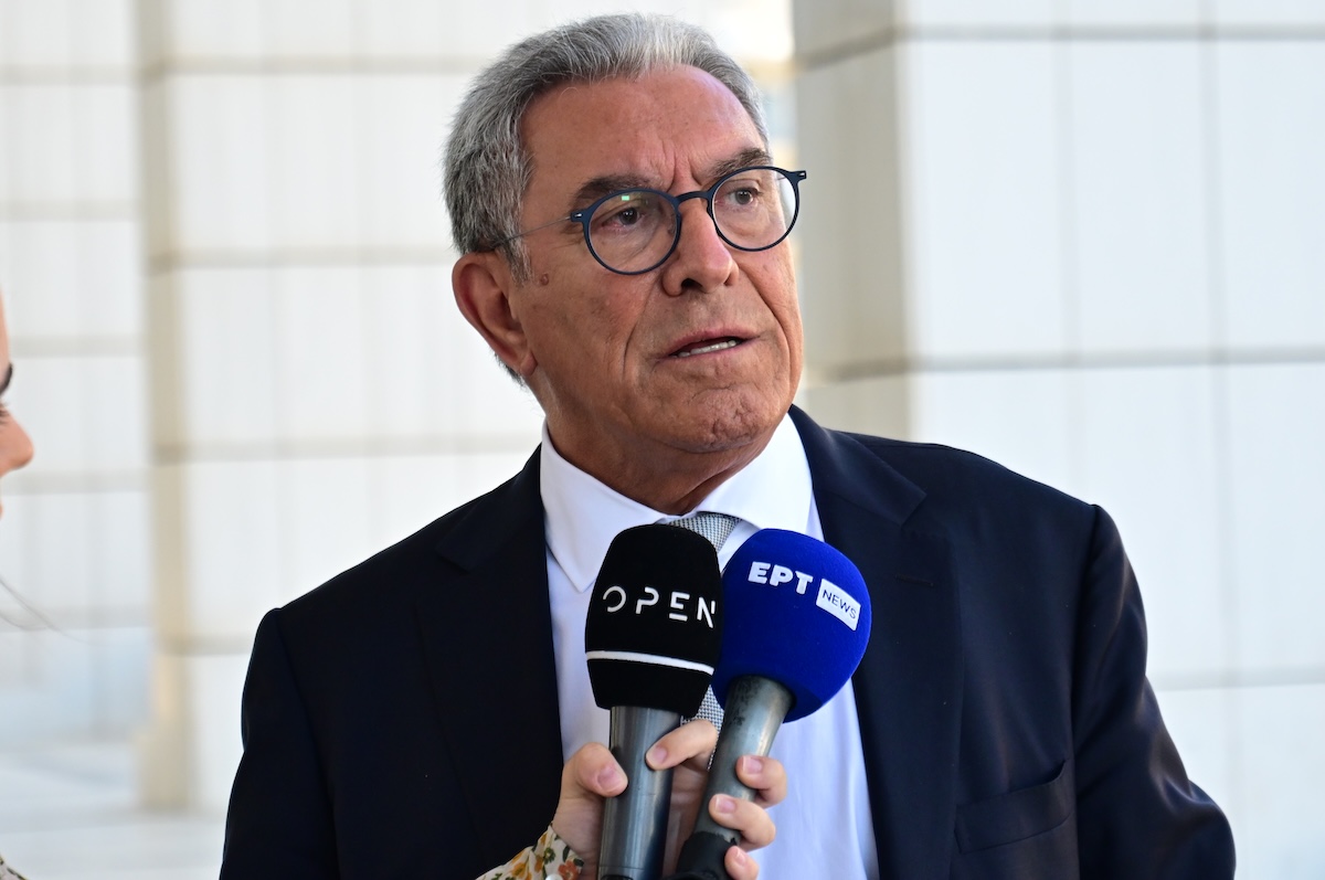 Βασίλης Καπερνάρος