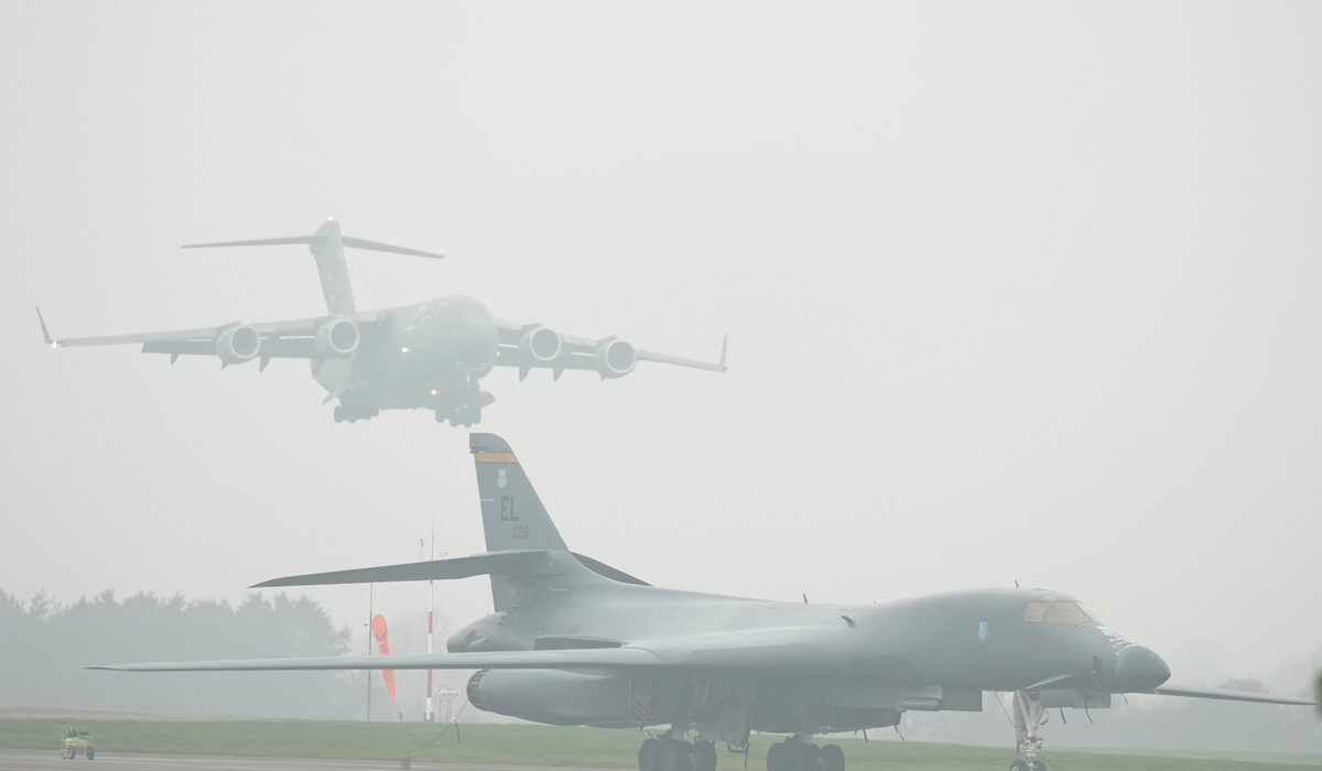 LIVE: Πράσινο φως από Βρετανία στις ΗΠΑ για χρήση βάσεων σε επιχειρήσεις στα Στενά του Ορμούζ