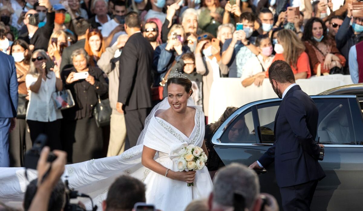 Μετά τον σάλο η Νίνα Φλορ σταμάτησε να υπογράφει ως «πριγκίπισσα της Ελλάδας»