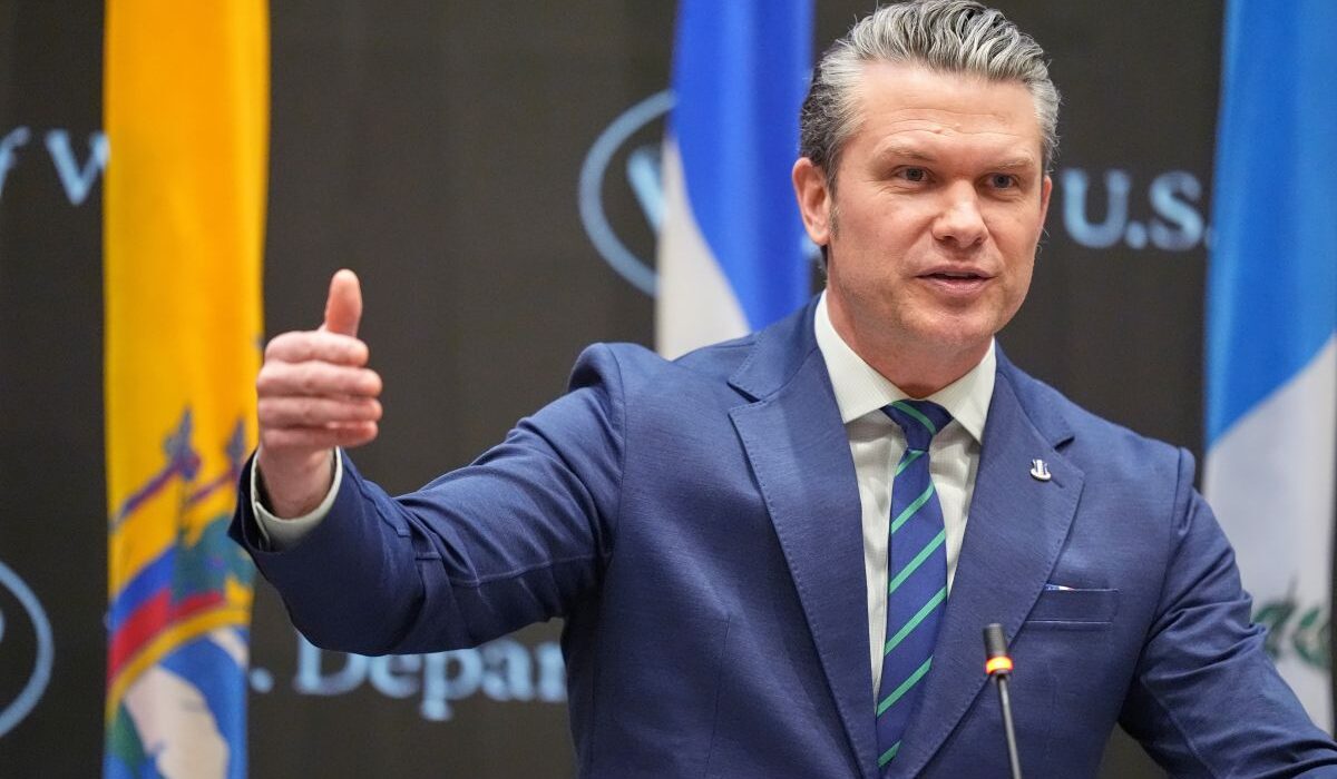 Χέγκσεθ: Περισσότεροι από 15.000 στόχοι έχουν πληγεί στο Ιράν – «Παραμορφωμένος» ο Μοτζταμπά Χαμενεΐ