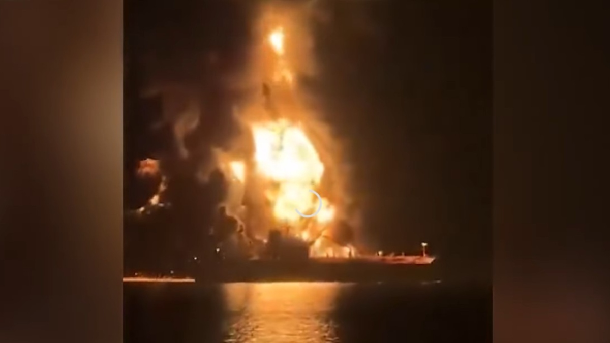 «Ζέφυρος»: Σε ποιους ανήκει το ελληνόκτητο τάνκερ που χτυπήθηκε στον Περσικό