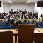 Ένωση Ποινικολόγων για Τέμπη: Ο σχεδιαστής της αίθουσας δεν έχει επαφή με τη δικαστηριακή πραγματικότητα