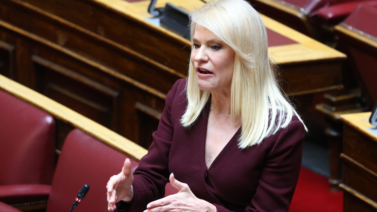 Θεοδώρα Τζάκρη