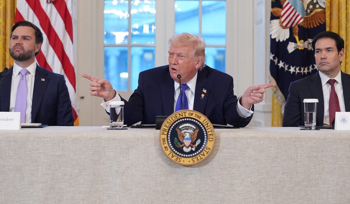 Ρούμπιο ή Βανς: Επαφές Τραμπ με χορηγούς για τον διάδοχό του