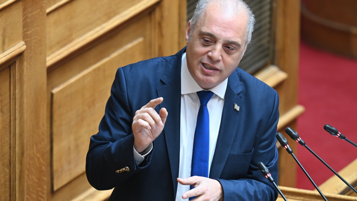 Άρωμα «21ης Απριλίου» στην Ολομέλεια: O Βελόπουλος νοστάλγησε τις εξορύξεις της επταετίας