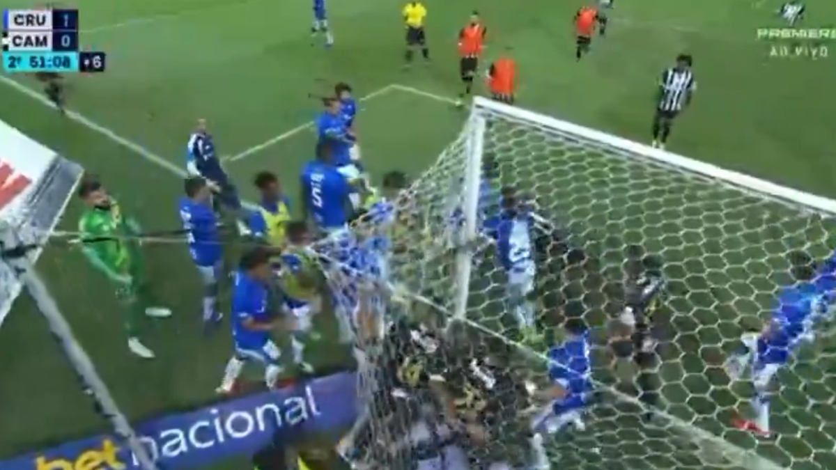 Το ξύλο της… αρκούδας σε ντέρμπι στη Βραζιλία – Αποβλήθηκαν 23 παίκτες (βίντεο)