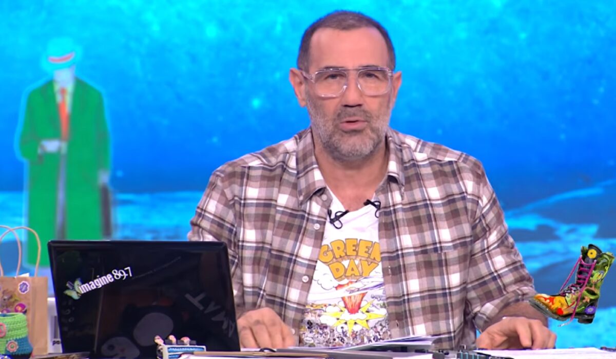 Ο Αντώνης Κανάκης ανακοίνωσε το τέλος του Ράδιο Αρβύλα