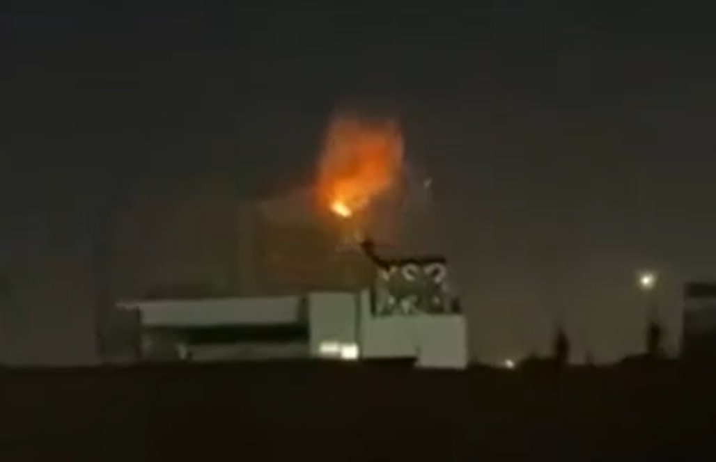 Ισχυρή έκρηξη στο κέντρο της Βαγδάτης: Στόχος η πρεσβεία των ΗΠΑ, φωτιά στο ξενοδοχείο Al Rasheed (Βίντεο)