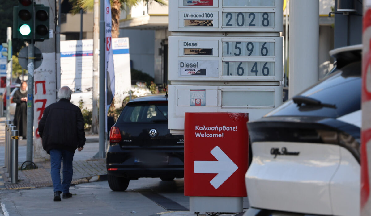 Πλαφόν στα περιθώρια κέρδους σε καύσιμα – σούπερ μάρκετ ανακοινώνει σήμερα η κυβέρνηση