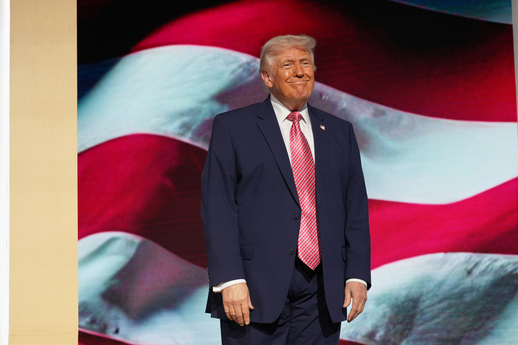 Σχέδιο εξόδου από τις ΗΠΑ: Ο Τραμπ εξετάζει τερματισμό του πολέμου με κλειστά τα Στενά του Ορμούζ