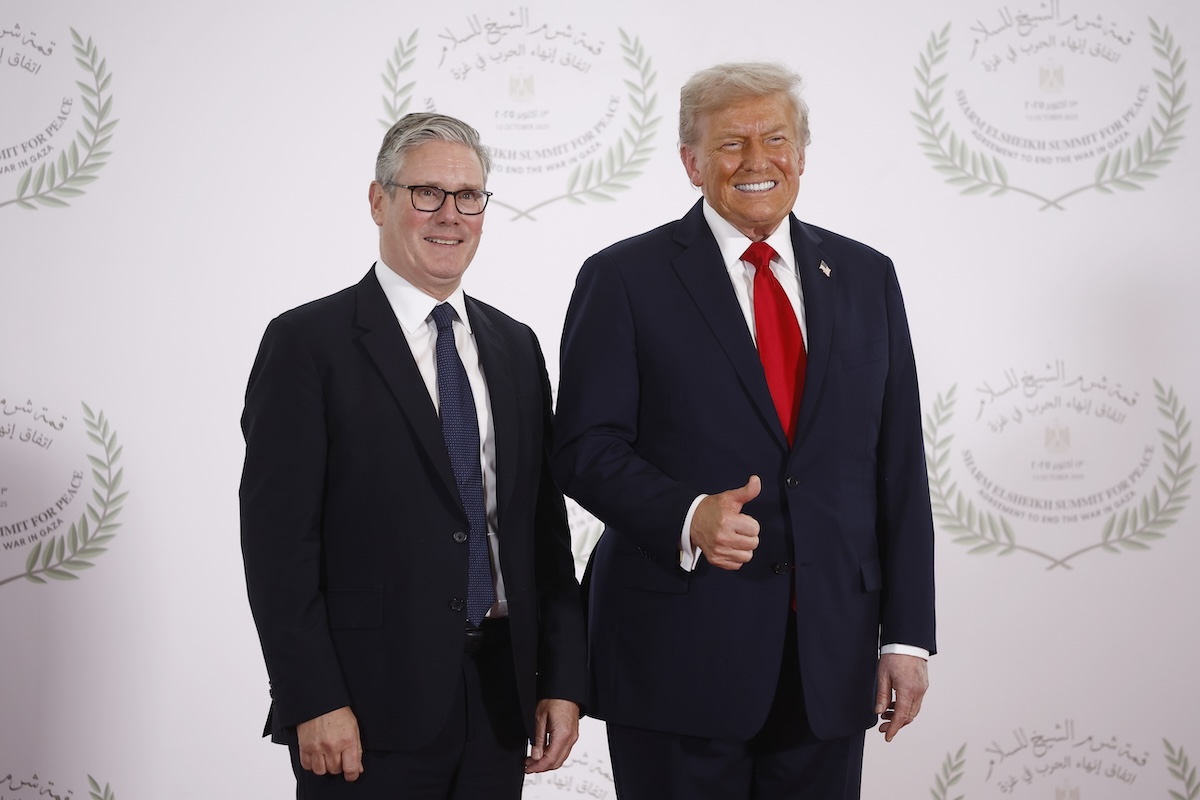 Ντόναλντ Τραμπ Κιρ Στάρμερ