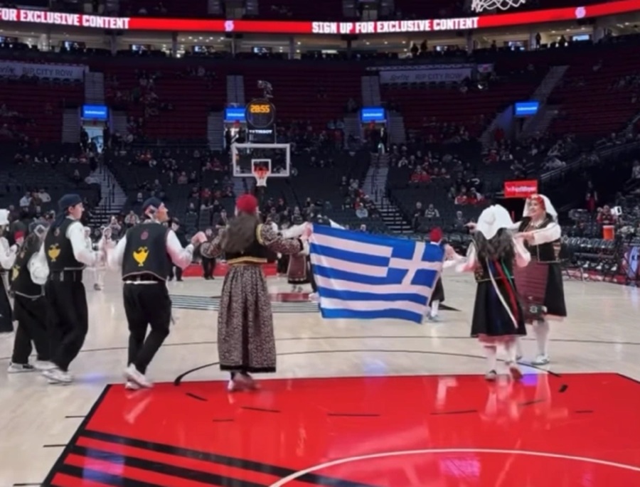 NBA: Ελληνικό γλέντι στο ημίχρονο με Αναστασία και φόντο τον Αντετοκούνμπο