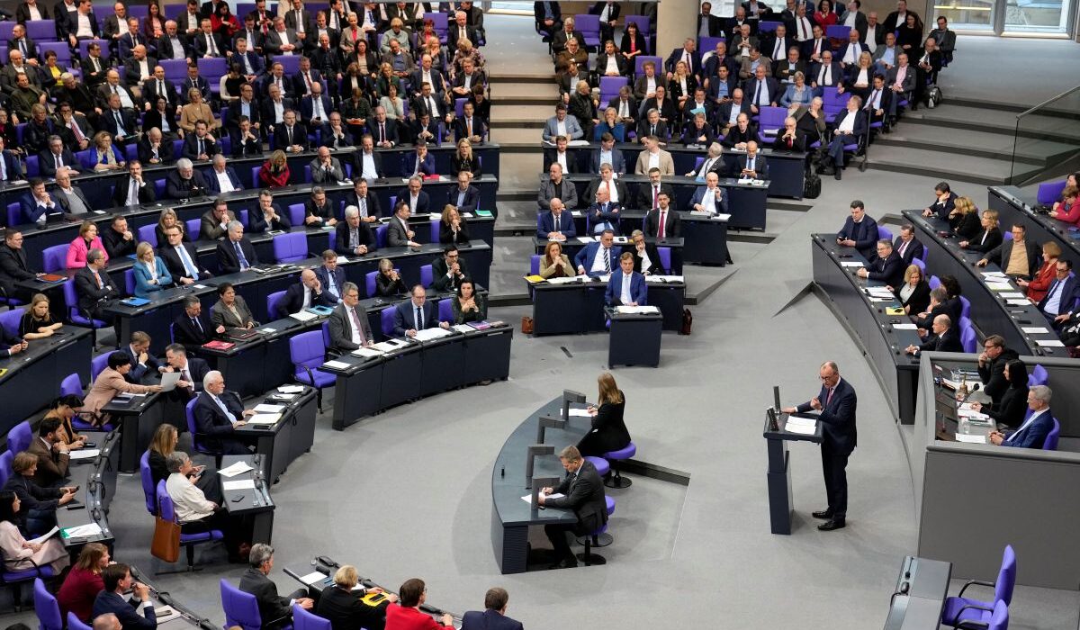 Γερμανία: Αυξήσεις στην κάνουλα με ωρολόγιο πρόγραμμα – Τα μέτρα του Βερολίνου για τις τιμές στα καύσιμα