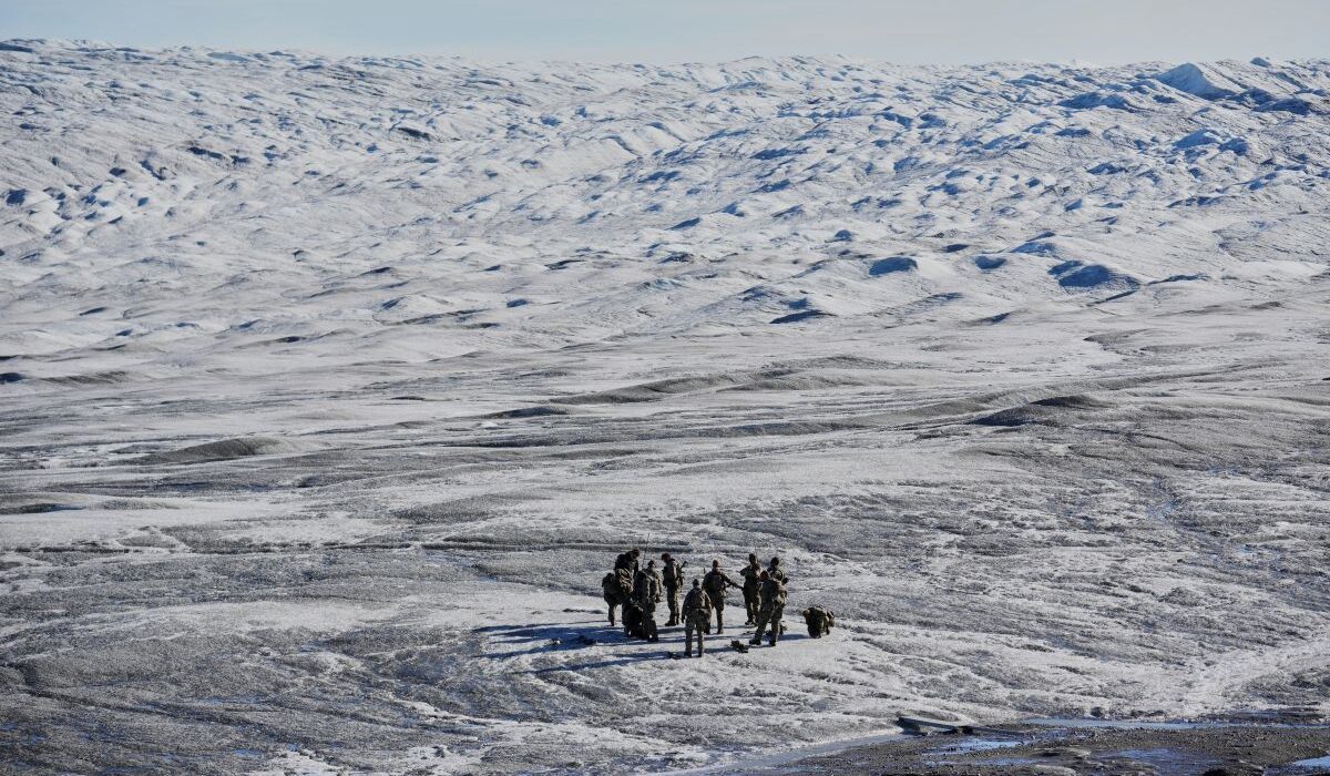 Έτοιμη για κάθε ενδεχόμενο η Δανία: Έχει στείλει εκρηκτικά και φιάλες αίματος στη Γροιλανδία
