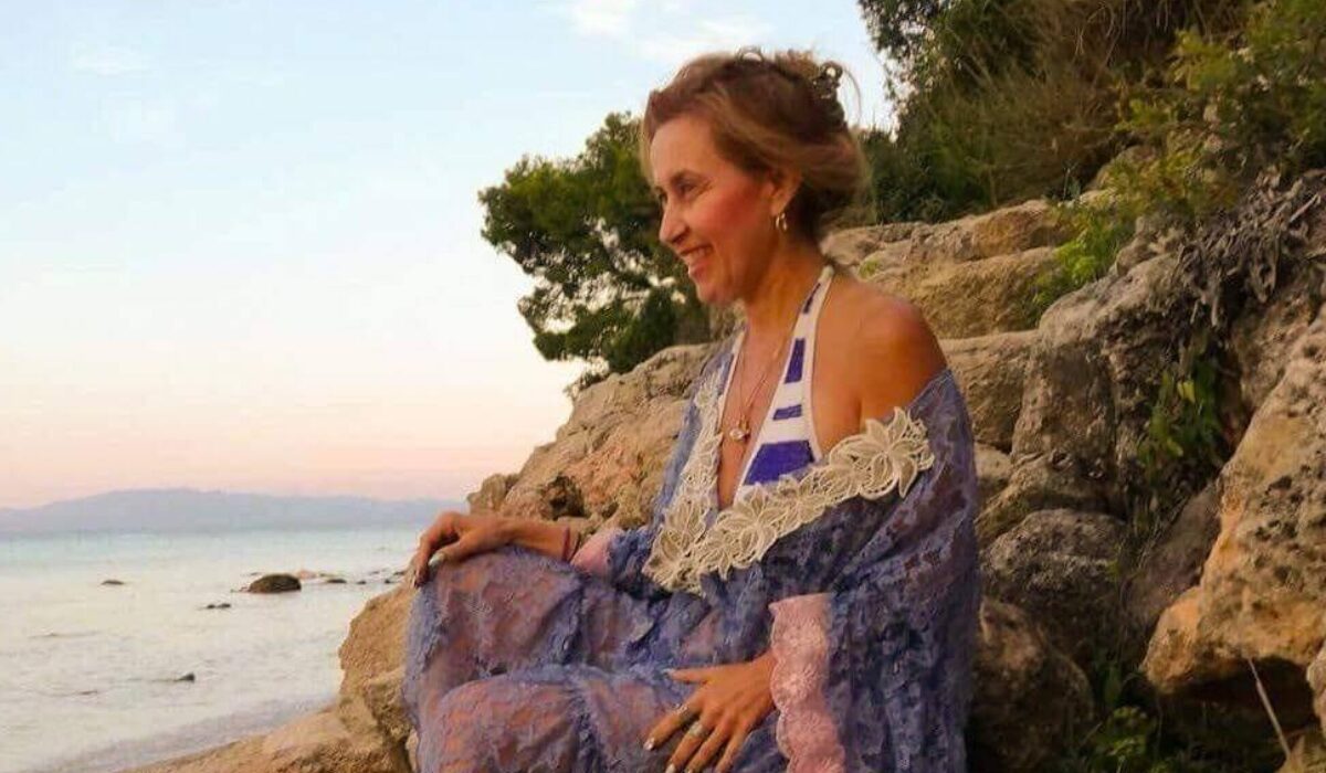 «Μου πετούσαν αντικείμενα, έδειχναν τα οπίσθιά τους» – Σοκάρει το υπόμνημα της καθηγήτριας που πέθανε