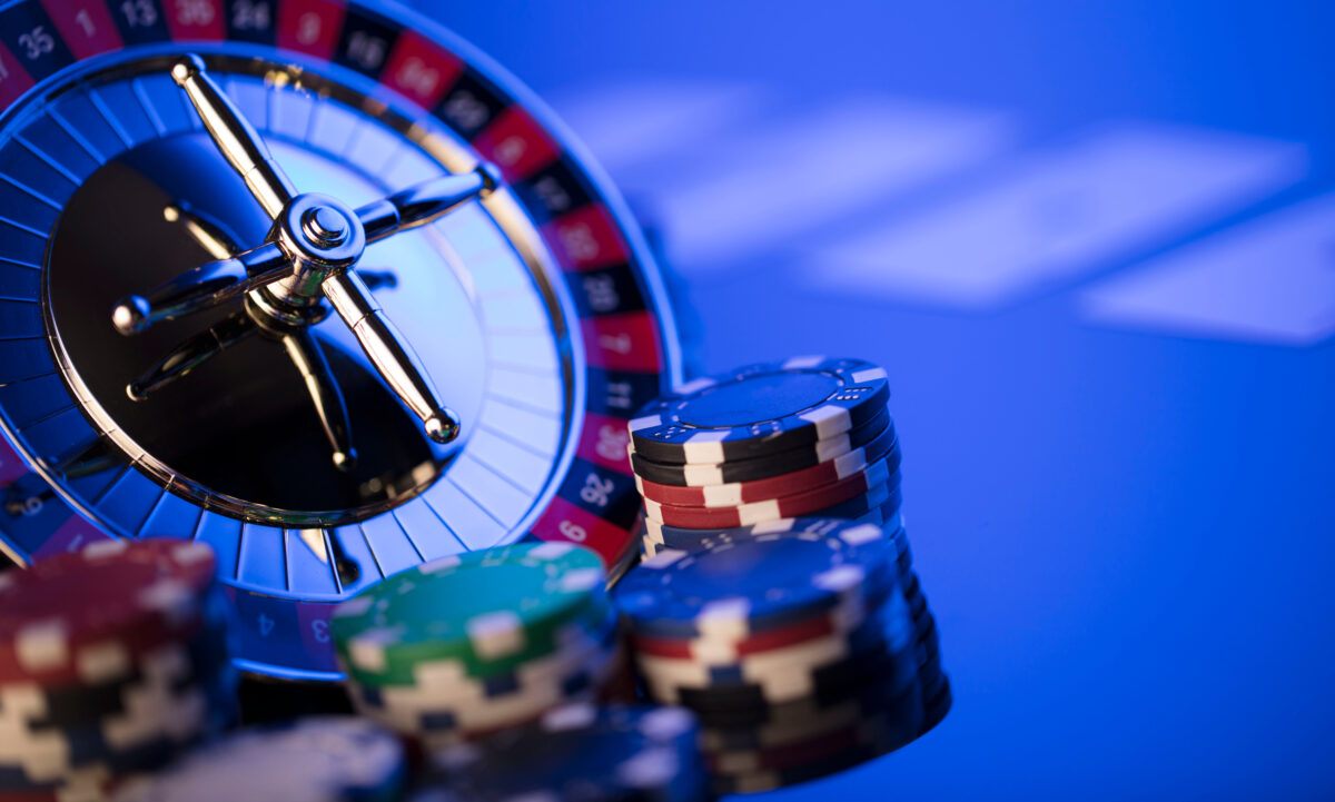 Μεγάλο κύκλωμα παράνομου τζόγου στα χέρια του ελληνικού FBI – 17 συλλήψεις, κέρδη 16 εκατ. ευρώ