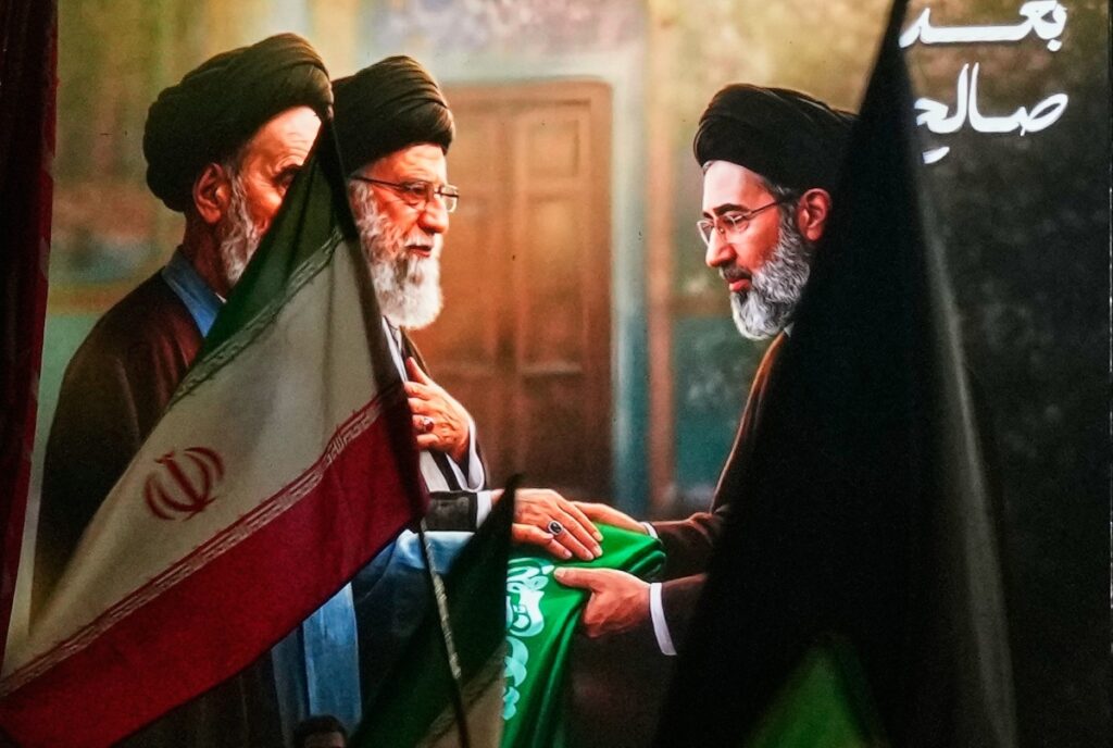 Οι «σκληροί» της Τεχεράνης: Τα 9 πρόσωπα που μοιράζονται τώρα την εξουσία στο Ιράν