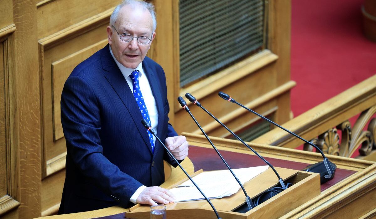 Γκίκας: 168 πλοία ελληνικών συμφερόντων εγκλωβισμένα στον Περσικό και 90 Έλληνες ναυτικοί στην κρίσιμη ζώνη