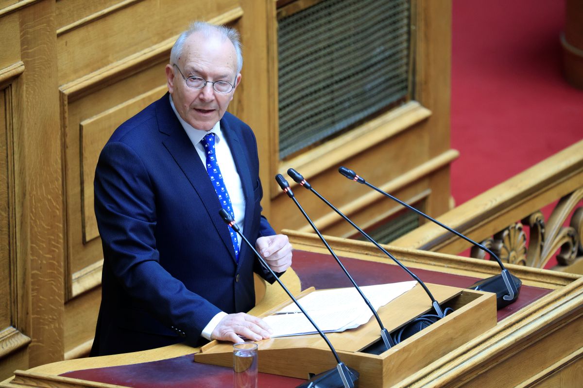 Γκίκας: 168 πλοία ελληνικών συμφερόντων εγκλωβισμένα στον Περσικό και 90 Έλληνες ναυτικοί στην κρίσιμη ζώνη