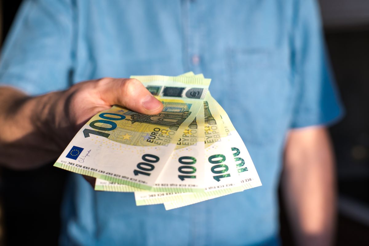 λεφτά, ευρώ, επιδόματα