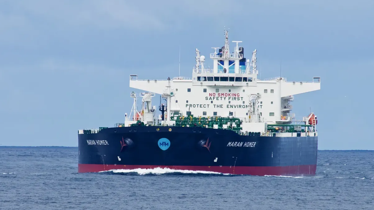 Με βλήμα ή drone το χτύπημα στο τάνκερ «MARAN HOMER» – Υλικές ζημιές στο κατάστρωμα