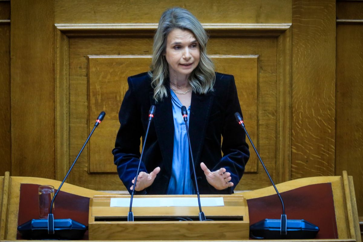 Μιλένα Αποστολάκη: «Aπαράδεκτες οι μηνιαίες χρεώσεις σε απλούς λογαριασμούς τραπεζών»