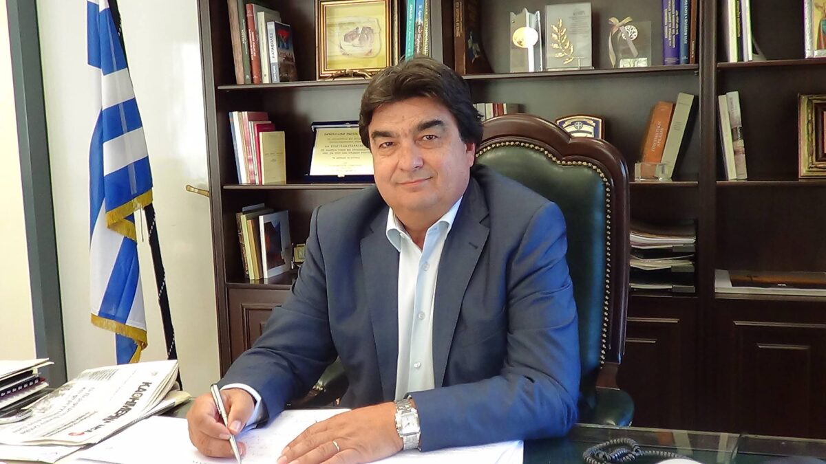 Είχε διαγραφεί από το ΠΑΣΟΚ ο Β. Γιαννακούρας που παίρνει την έδρα του Κωνσταντινόπουλου στην Αρκαδία