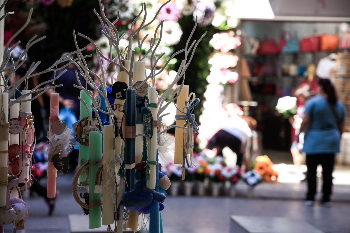 Πάσχα 2026: Πότε αρχίζει το εορταστικό ωράριο – Ποια Κυριακή είναι ανοιχτά τα καταστήματα