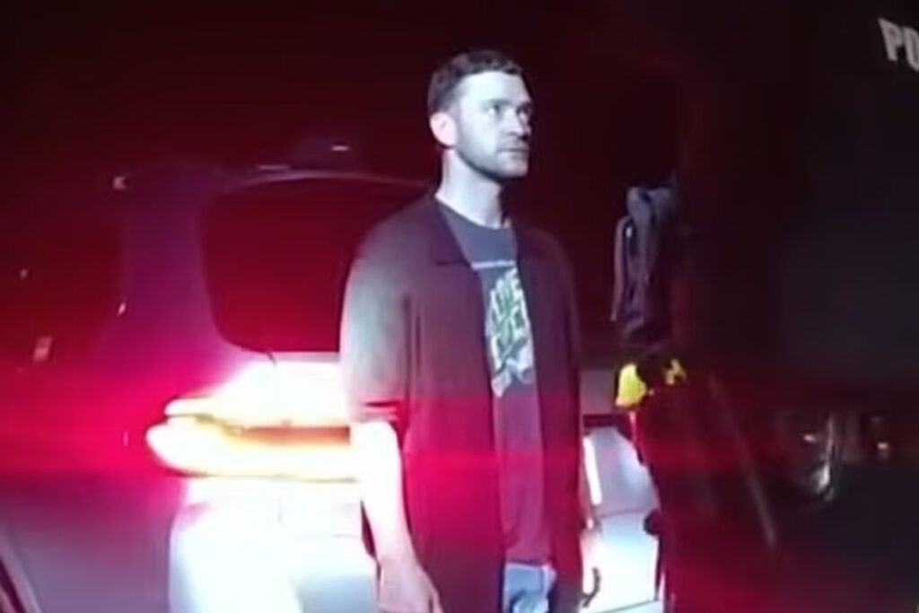 Στη δημοσιότητα το βίντεο της σύλληψης του Τζάστιν Τίμπερλεϊκ – Παραπατά στα τεστ της Aστυνομίας