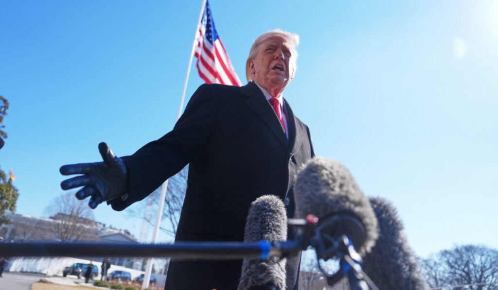 Ο Τραμπ προανήγγειλε «μεγάλο χτύπημα σήμερα στο Ιράν» – «Δείτε τι θα συμβεί στα παρανοϊκά καθάρματα»