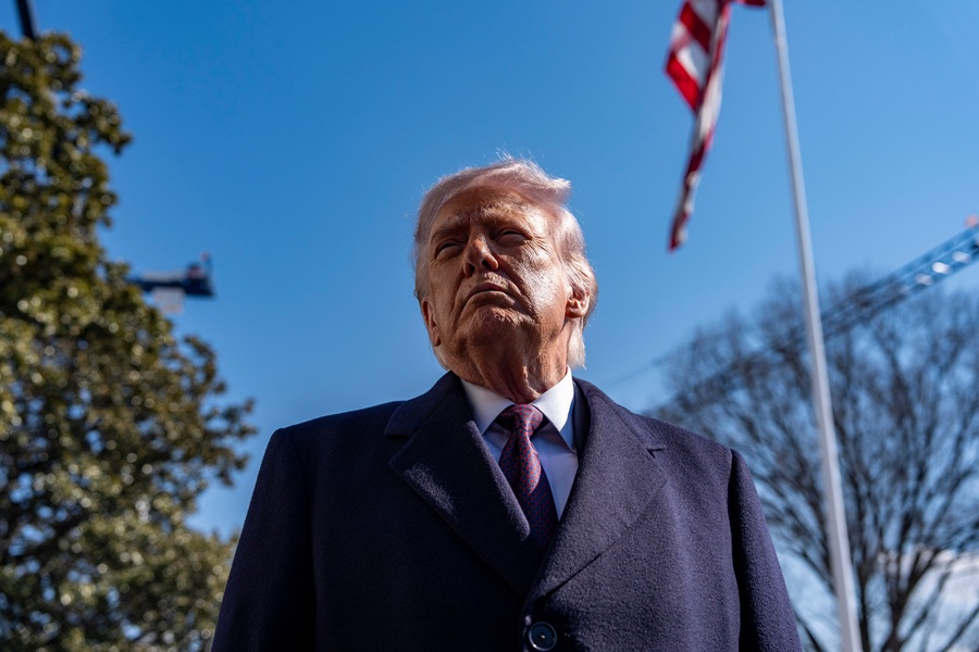 Ο Τραμπ «χάνει την μπάλα» στον πόλεμο με το Ιράν – Οι εντάσεις με το Ισραήλ και η στρατηγική αποκλιμάκωσης