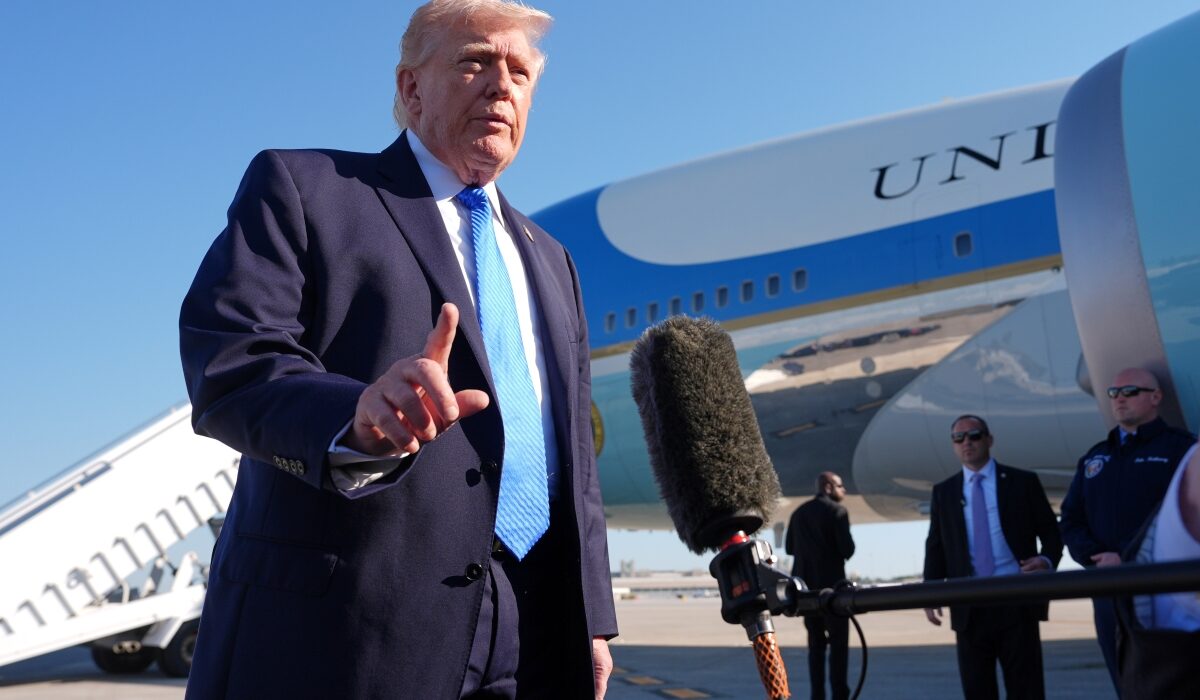 Παράθυρο για ειρήνη από Τραμπ – Βλέπει συμφωνία με το Ιράν, άγνοια δηλώνει η Τεχεράνη