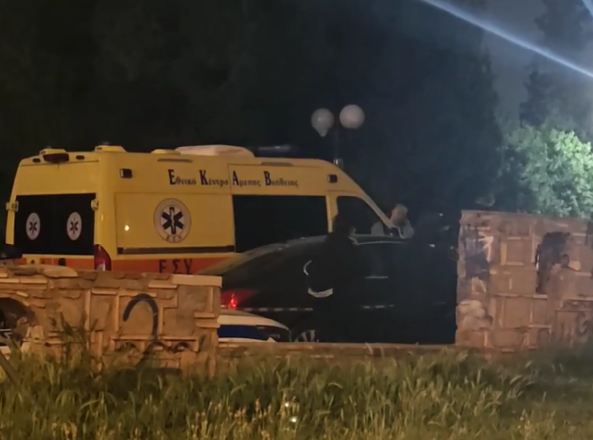 Πάρκο Ασυρμάτου: Γιος ανώτερου αξιωματικού της ΕΛΑΣ ο 25χρονος – Δέχθηκε μαχαιριά κοντά στην καρδιά (βίντεο)