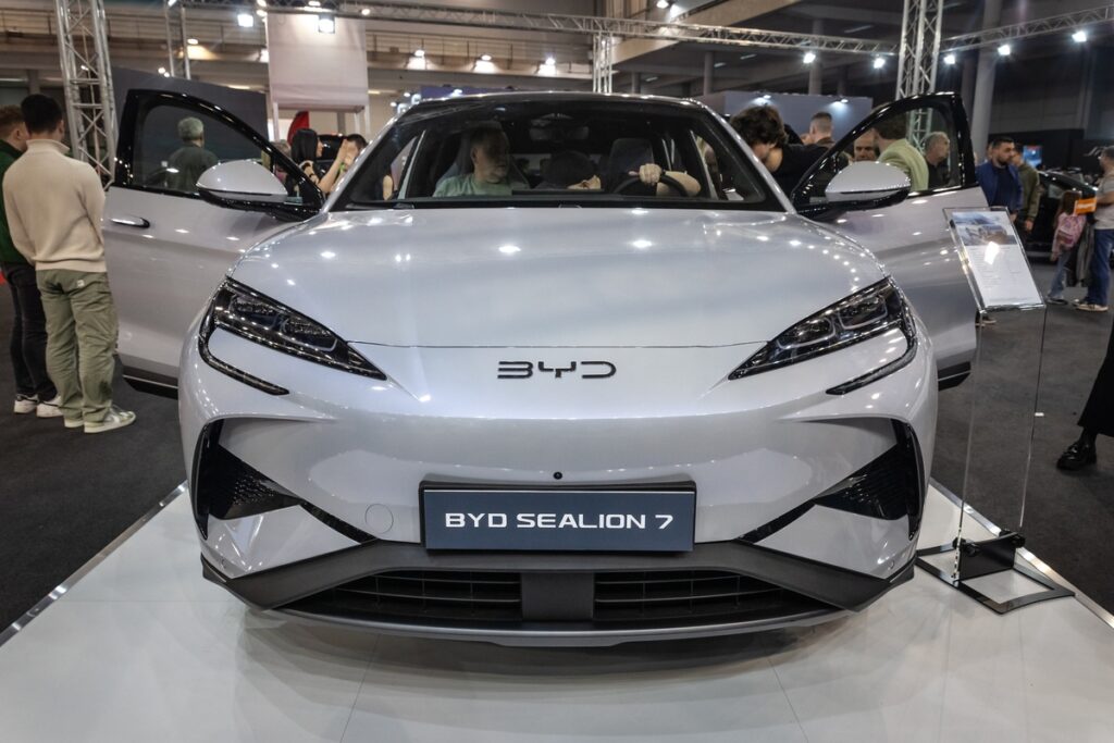 Το «κινέζικο σοκ» χτυπά την Ευρώπη – Πλημμύρα από ηλεκτρικά αυτοκίνητα «made in China» στις ευρωπαϊκές χώρες featured image