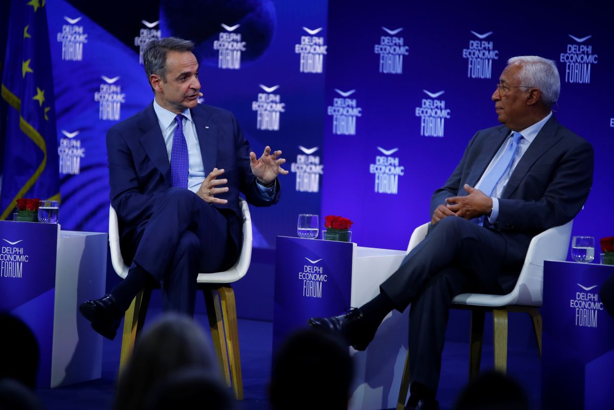 «Να έχουμε ένα plan b σε περίπτωση που η κρίση επεκταθεί»: Η συζήτηση Μητσοτάκη – Κόστα στο Φόρουμ των Δελφών