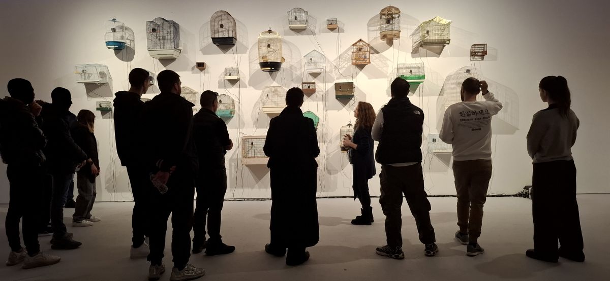 Αντιμετώπιση εξαρτήσεων και τέχνη: Κοινή δράση ΕΟΠΑΕ – ΕΜΣΤ για την ενίσχυση της κοινωνικής ένταξης