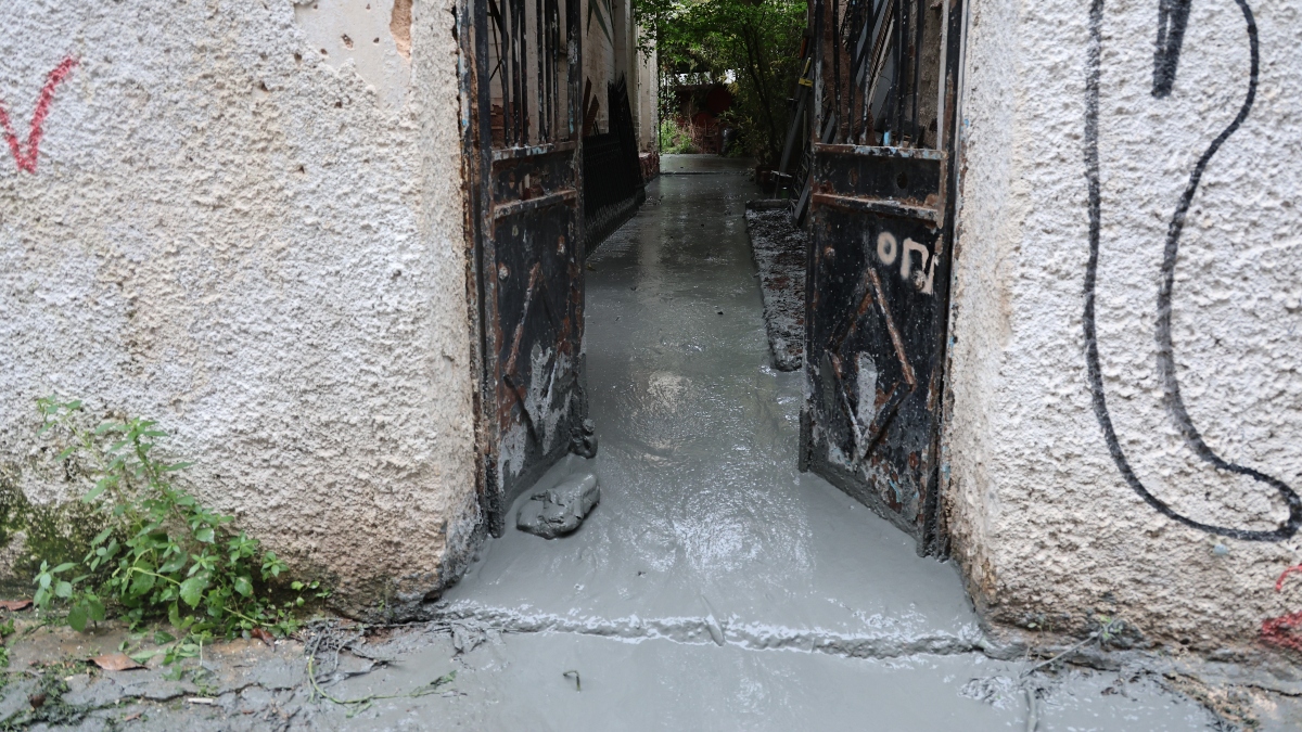 Αθηναϊκός σχιστόλιθος: Τι είναι το «υγρό τσιμέντο» που αναβλύζει στην Κυψέλη