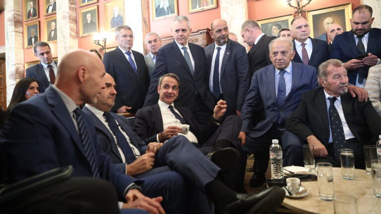 &Kappa;&upsilon;&rho;&iota;ά&kappa;&omicron;&sigmaf; &Mu;&eta;&tau;&sigma;&omicron;&tau;ά&kappa;&eta;&sigmaf; &beta;&omicron;&upsilon;&lambda;&epsilon;&upsilon;&tau;έ&sigmaf;