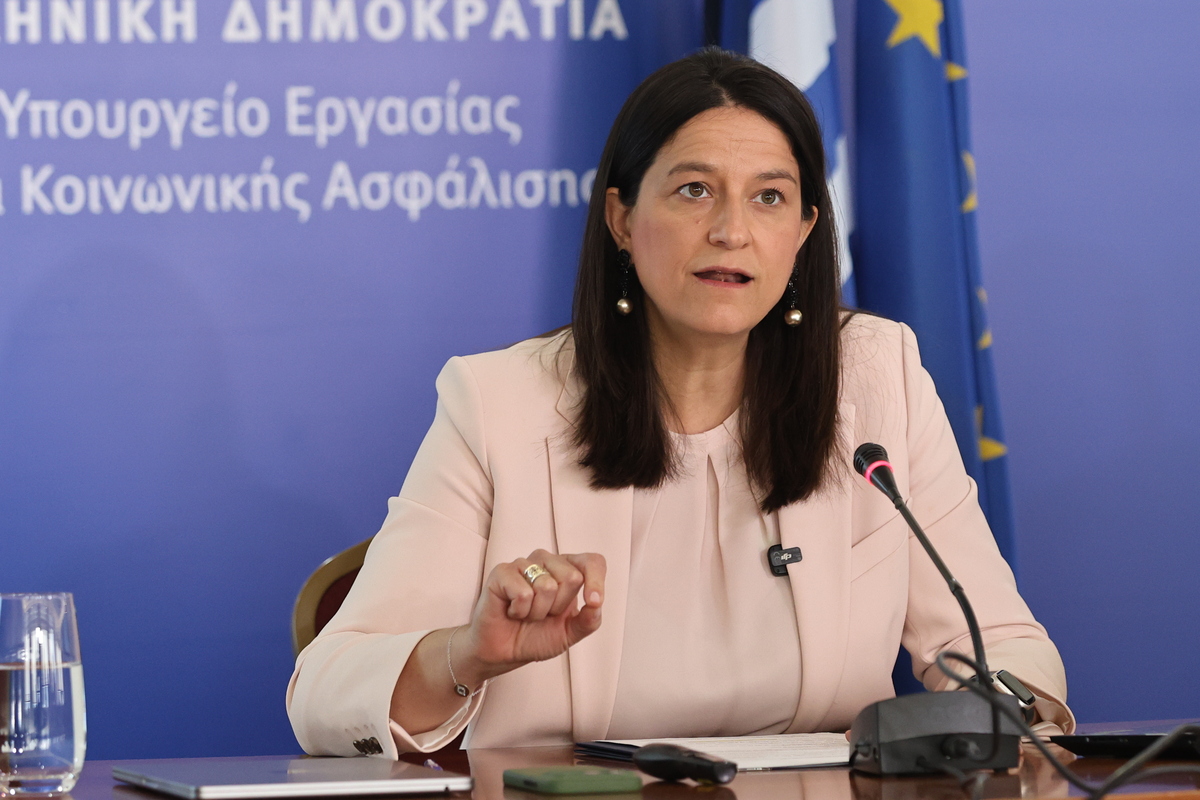 Νίκη Κεραμέως: Λαϊκισμός η πρόταση του ΠΑΣΟΚ για μείωση των ωρών εργασίας σε 32-35 ώρες