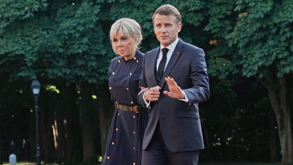 Όλοι οι άνθρωποι του Προεδρικού - Oι καλεσμένοι από την πολιτική, τις τέχνες και τις επιχειρήσεις στον δείπνο για τον Μακρόν