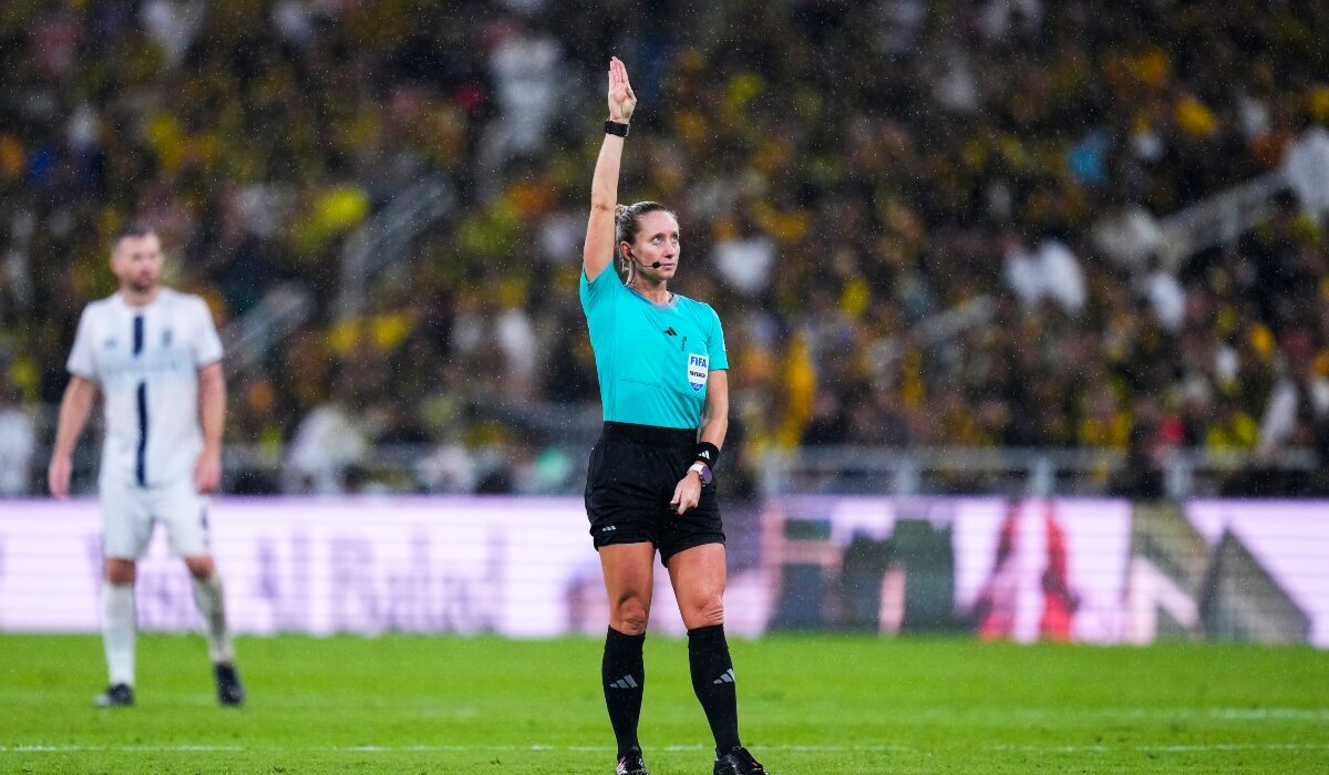 Οι 50 διαιτητές του Μουντιάλ 2026 – Δύο γυναίκες στη λίστα