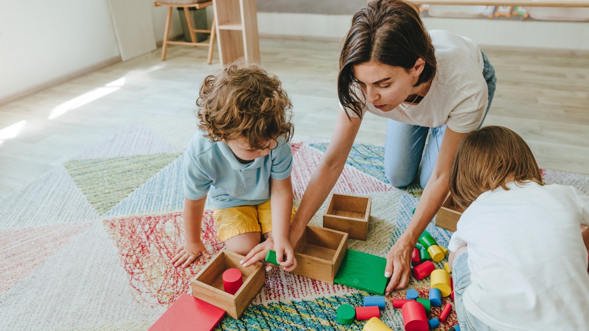 Νταντάδες της Γειτονιάς: Ανακοινώθηκε η ημερομηνία για τις αιτήσεις – Τα κριτήρια για τα 500 ευρώ