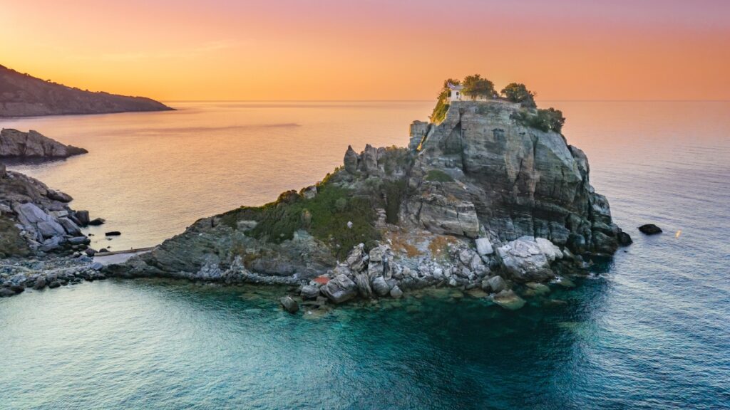 Δύο ελληνικά νησιά οι «προορισμοί έκπληξη» για το 2026 – Μακριά από τα τετριμμένα