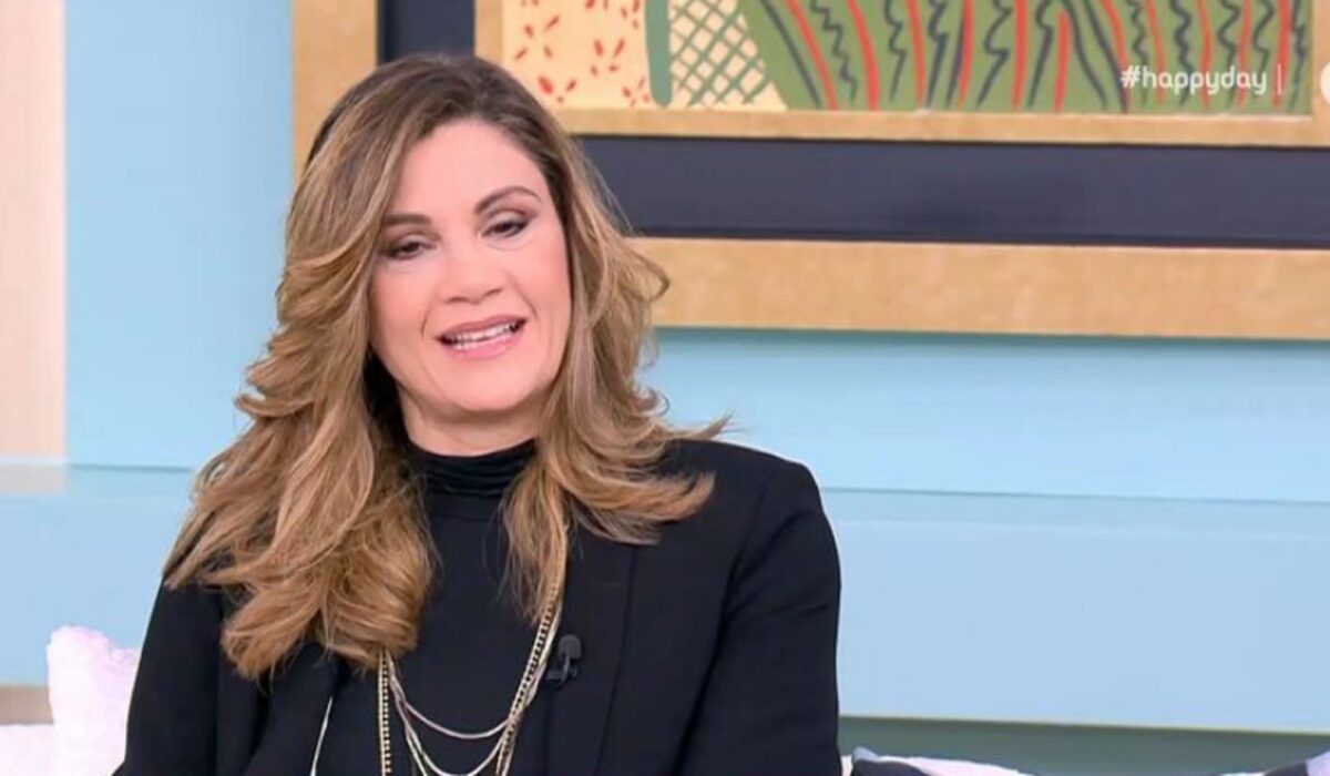 Άννα Μαρία Παπαχαραλάμπους: «Δεν αφορά κανέναν τι κάνουμε ή δεν κάνουμε»