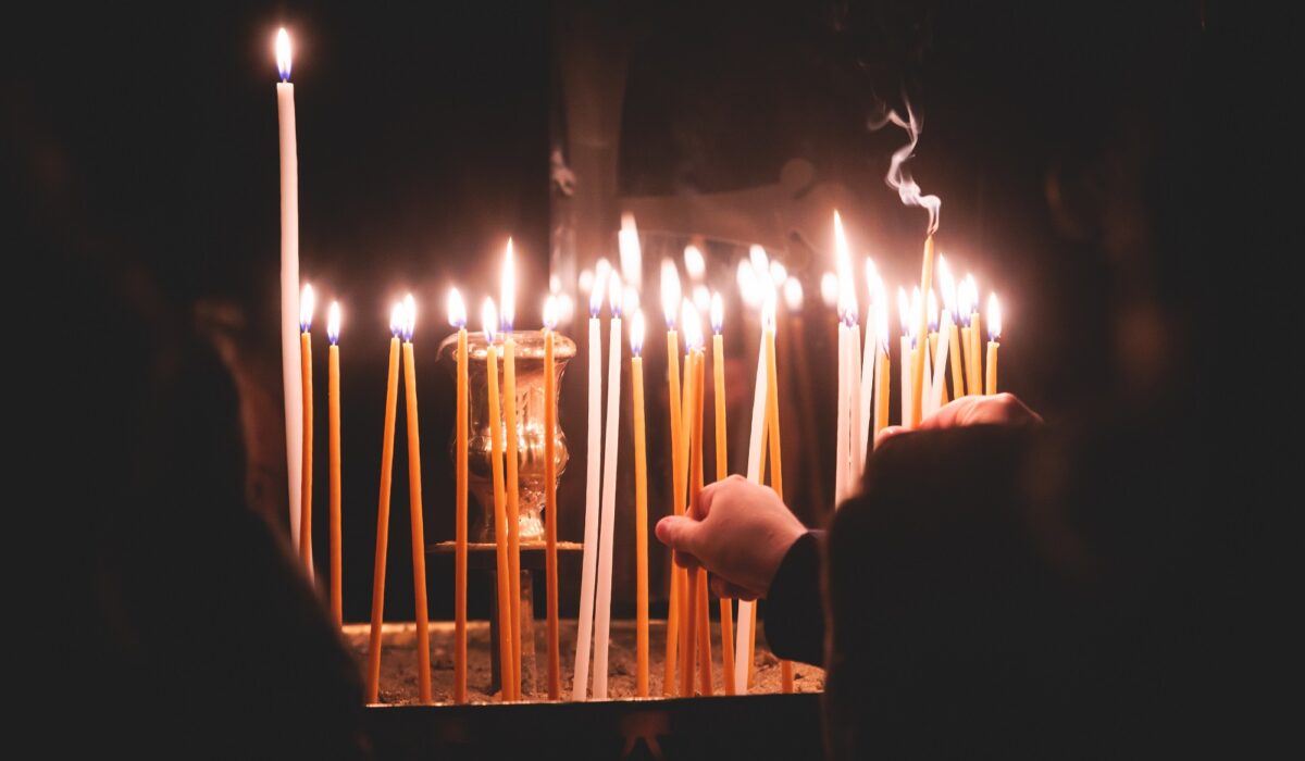 Οι Ιερές Ακολουθίες της Μεγάλης Εβδομάδας και της Αναστάσεως στην ΕΡΤ2