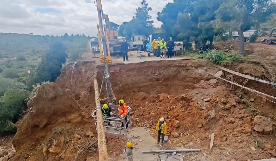 Απίστευτες εικόνες στην Καλλιτεχνούπολη: Η κακοκαιρία Erminio έκοψε στη μέση το δρόμο προς Καλλιτεχνούπολη (Βίντεο)